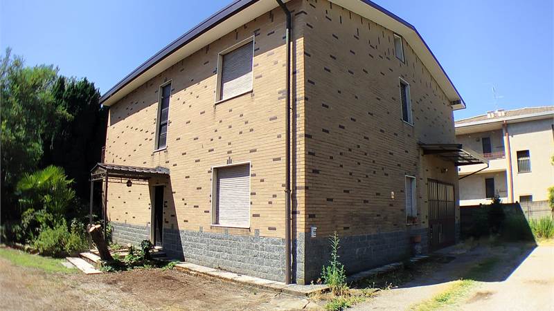 Villa In Vendita a Rovellasca