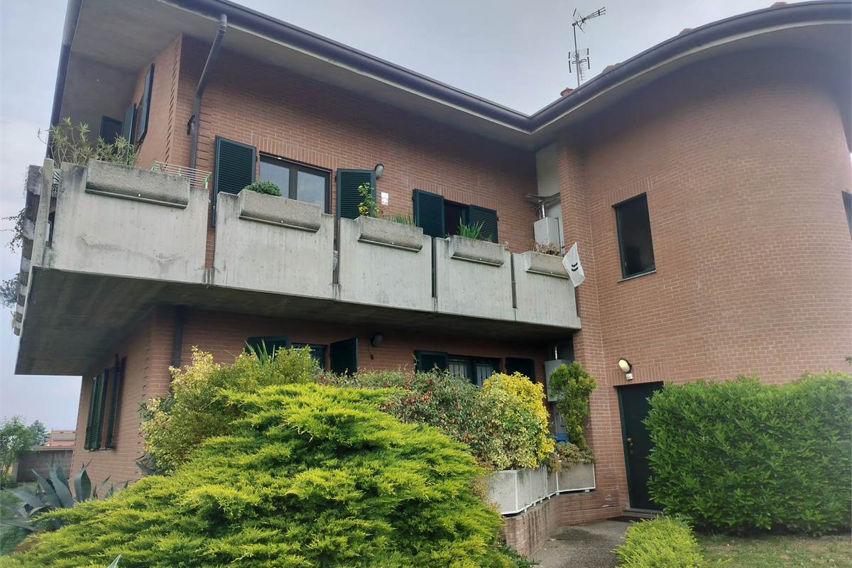 Garage In Vendita a Ceriano Laghetto