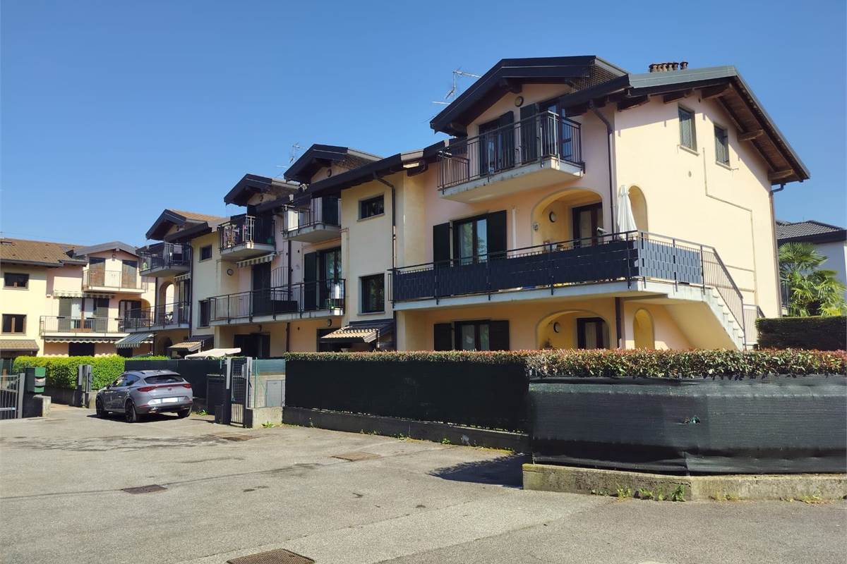 3 locali In Vendita a Bulgarograsso