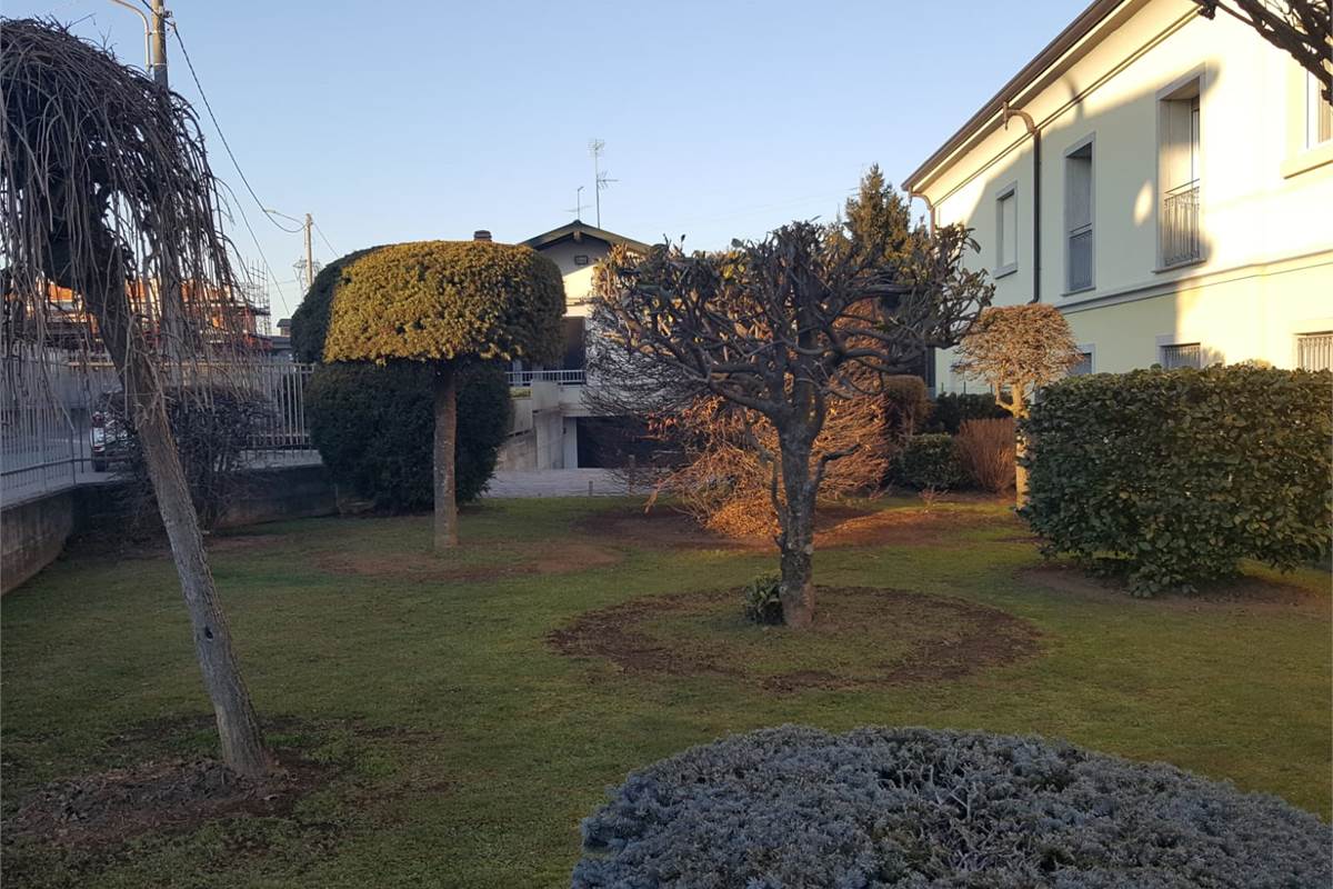 Villa Bifamiliare In Vendita a Rovello Porro