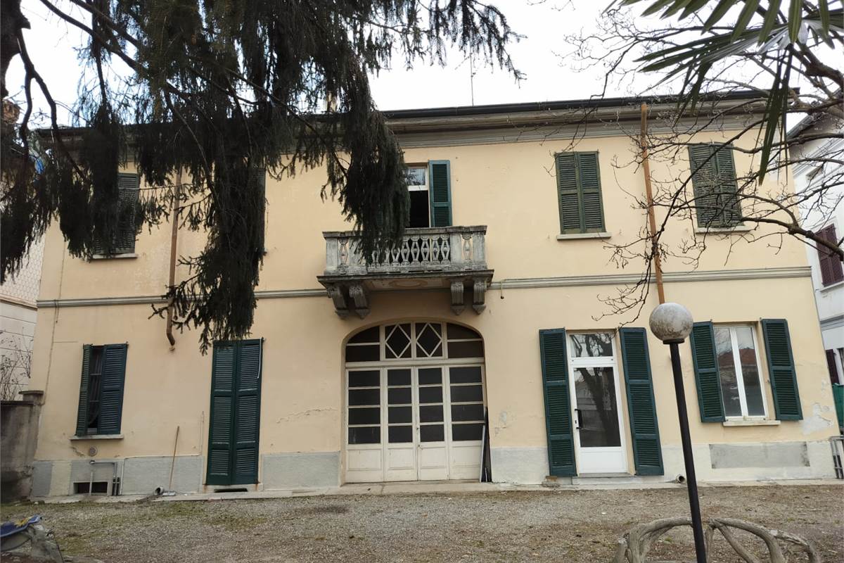 Villa In Vendita a Rovellasca