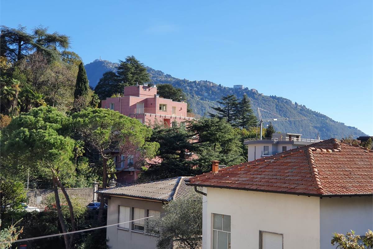 Ampio bilocale a Monte Olimpino 