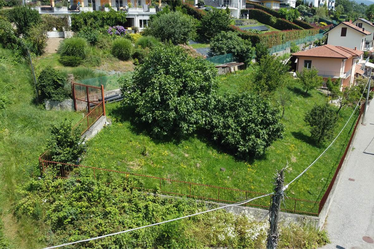 Terreno edificabile a Montano Lucino 