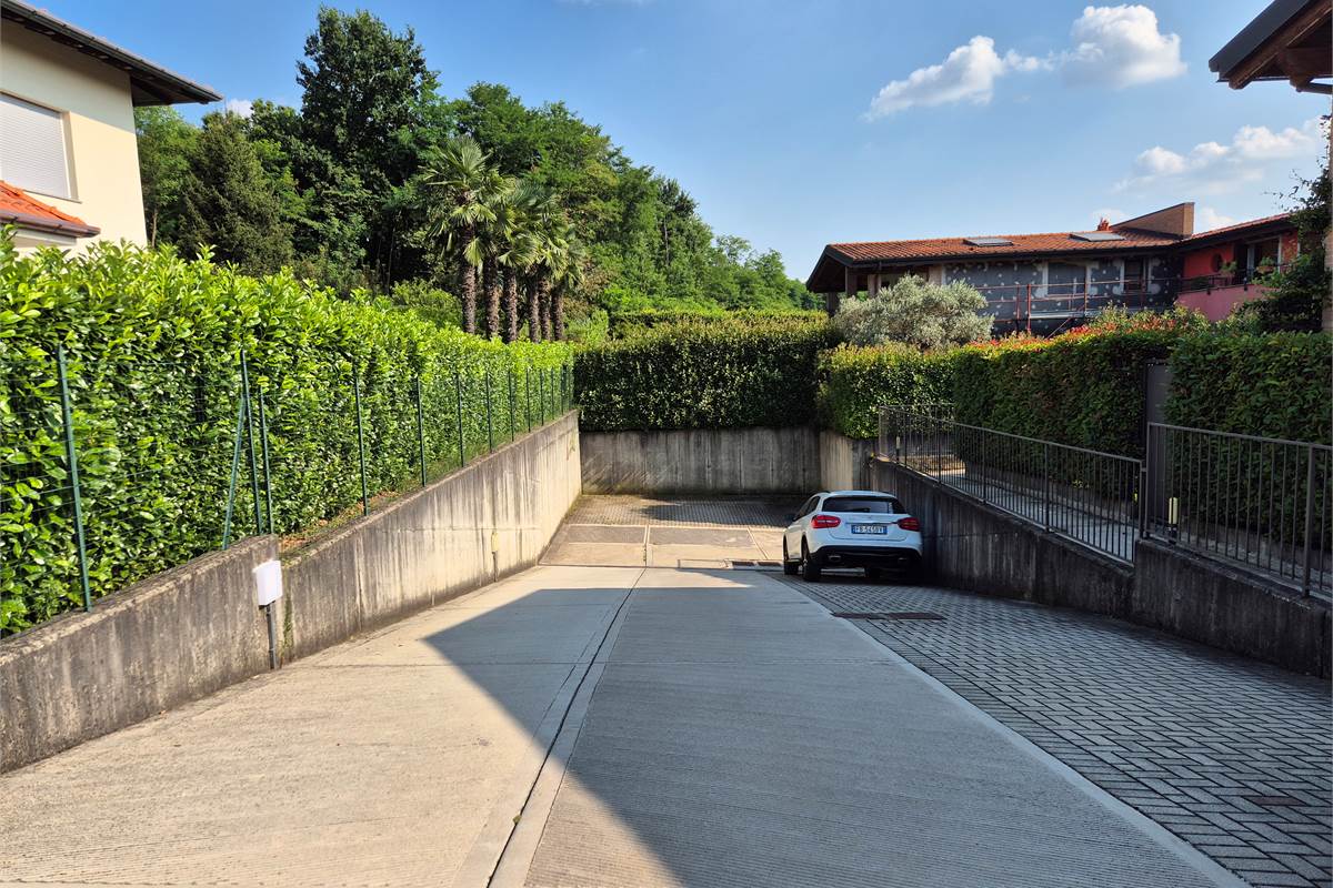 Trilocale con autorimessa, cantina e posto auto 