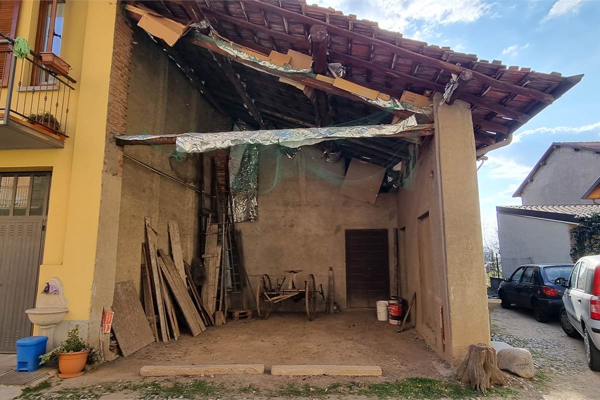 Grande lotto di rustici terra cielo a Fenegrò