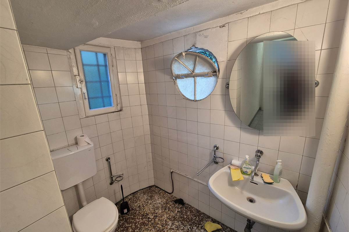Negozio di 120 mq a Fino Mornasco