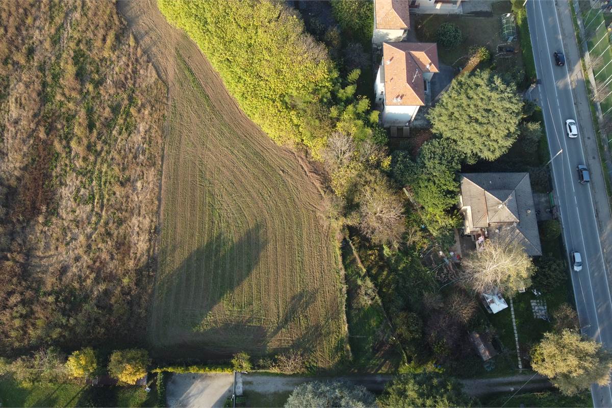 Vendesi valido terreno edificabile a Lomazzo 