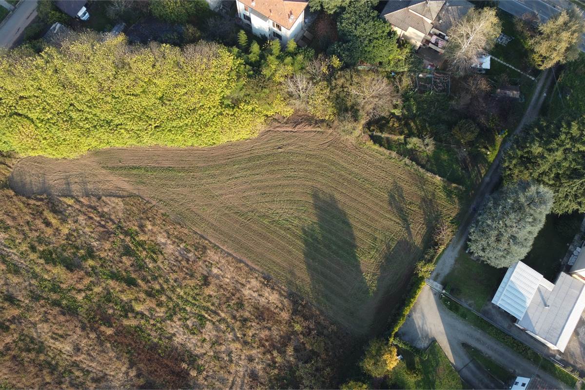 Vendesi valido terreno edificabile a Lomazzo 