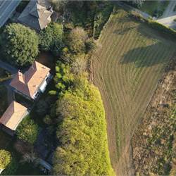 Vendesi valido terreno edificabile a Lomazzo 