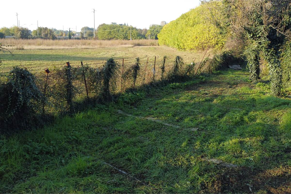 Vendesi valido terreno edificabile a Lomazzo 