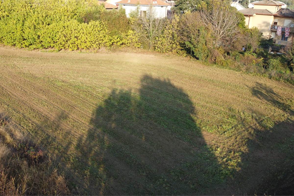 Vendesi valido terreno edificabile a Lomazzo 