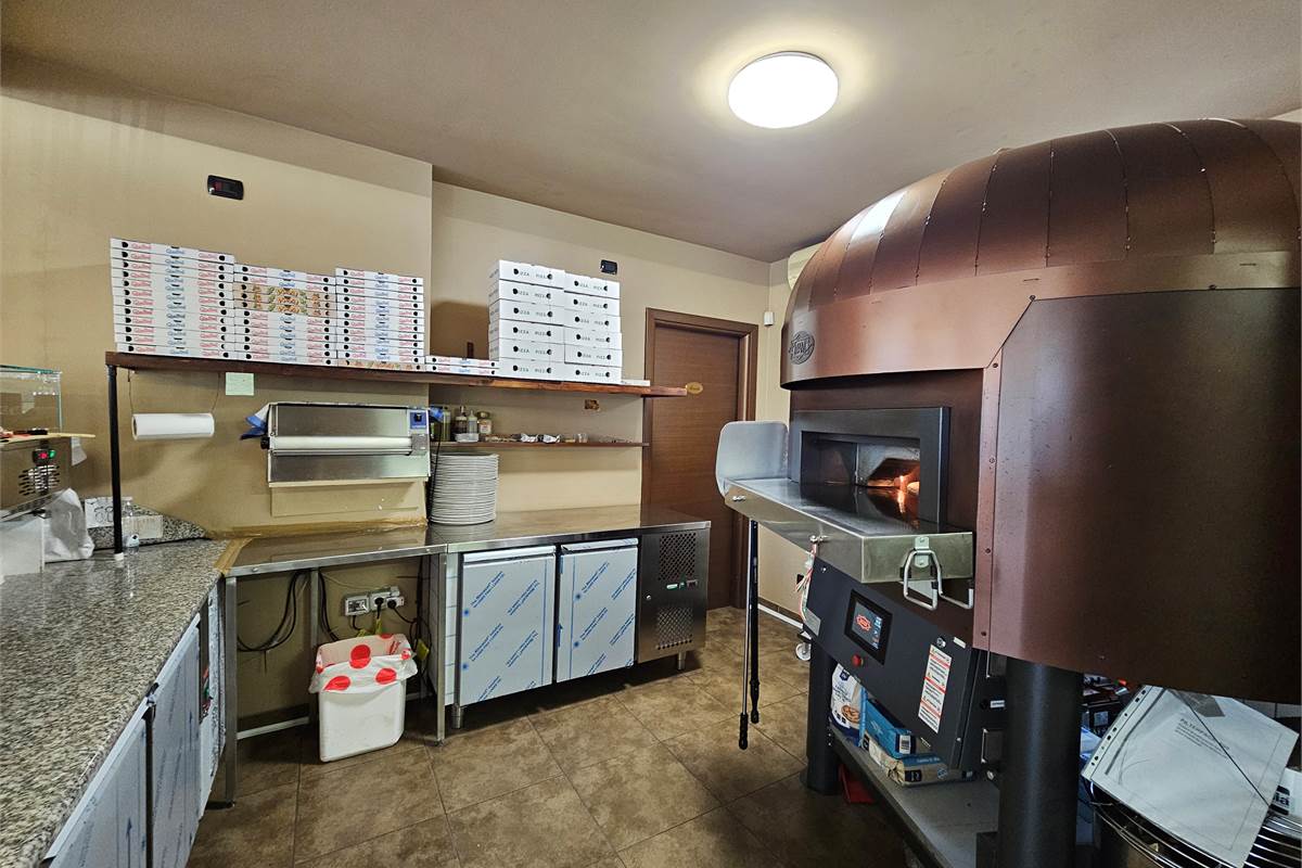 Pizzeria in Vendita A Rovellasca
