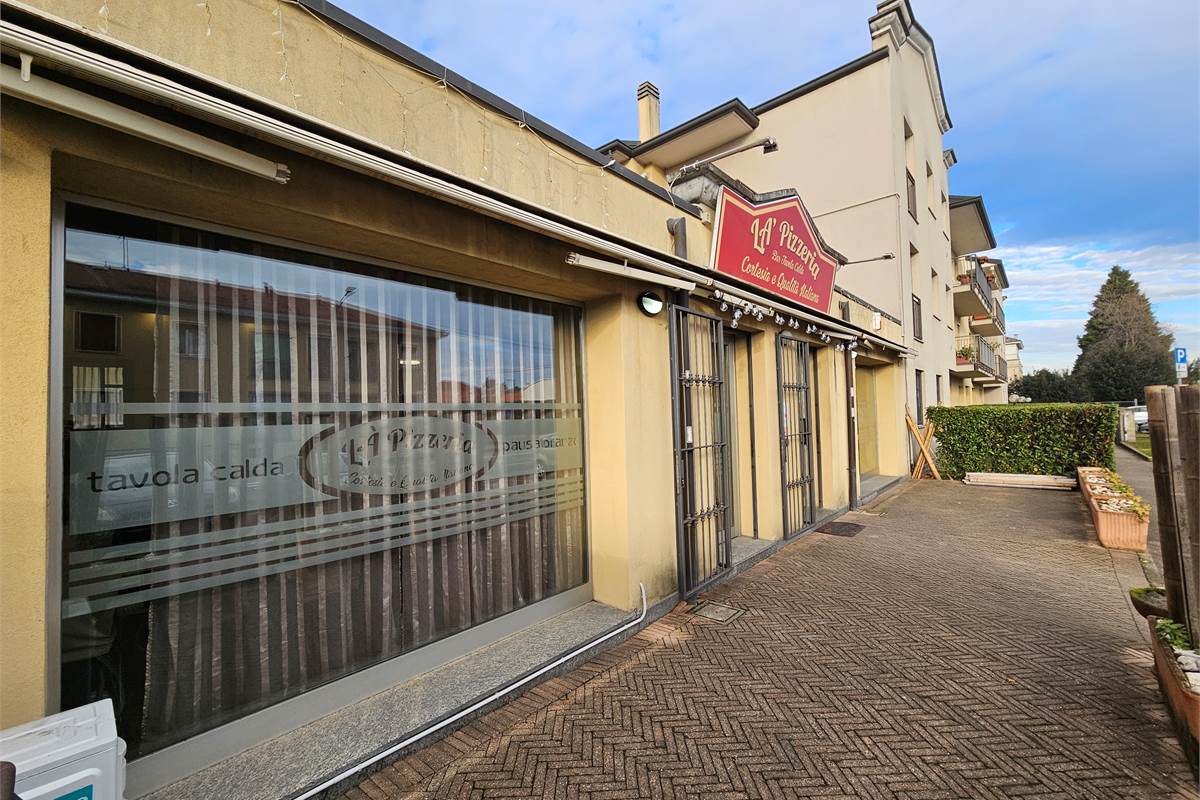 Pizzeria in Vendita A Rovellasca