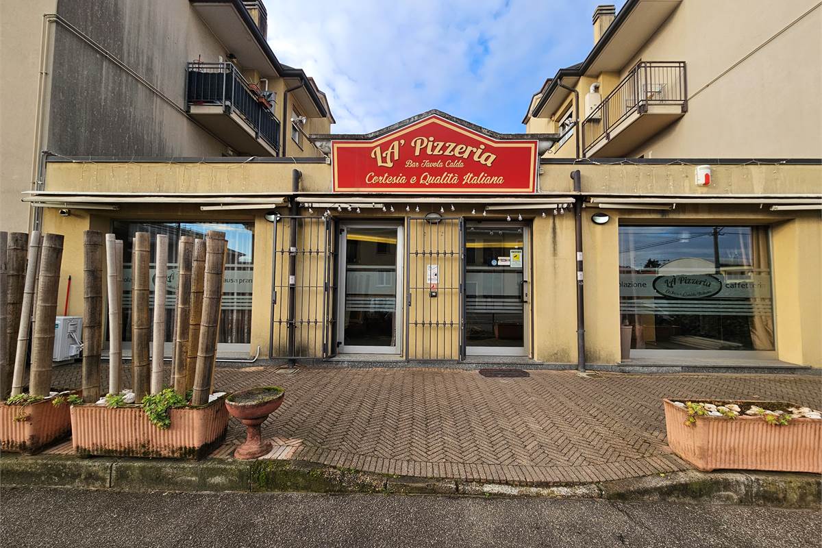 Pizzeria in Vendita A Rovellasca