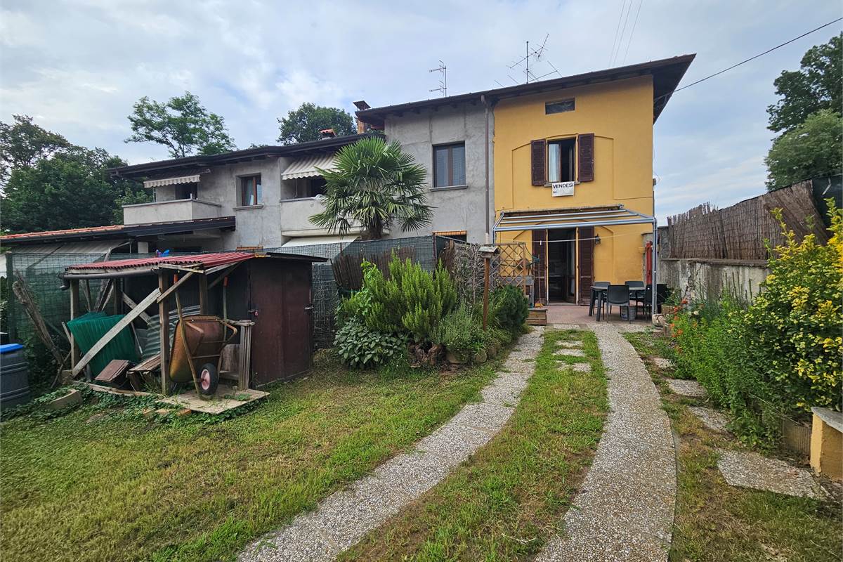 Porzione di casa con GIARDINO PRIVATO