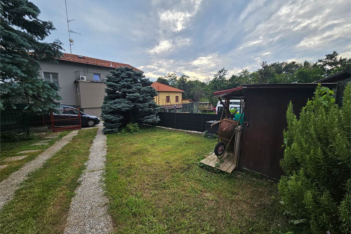 Porzione di casa con GIARDINO PRIVATO