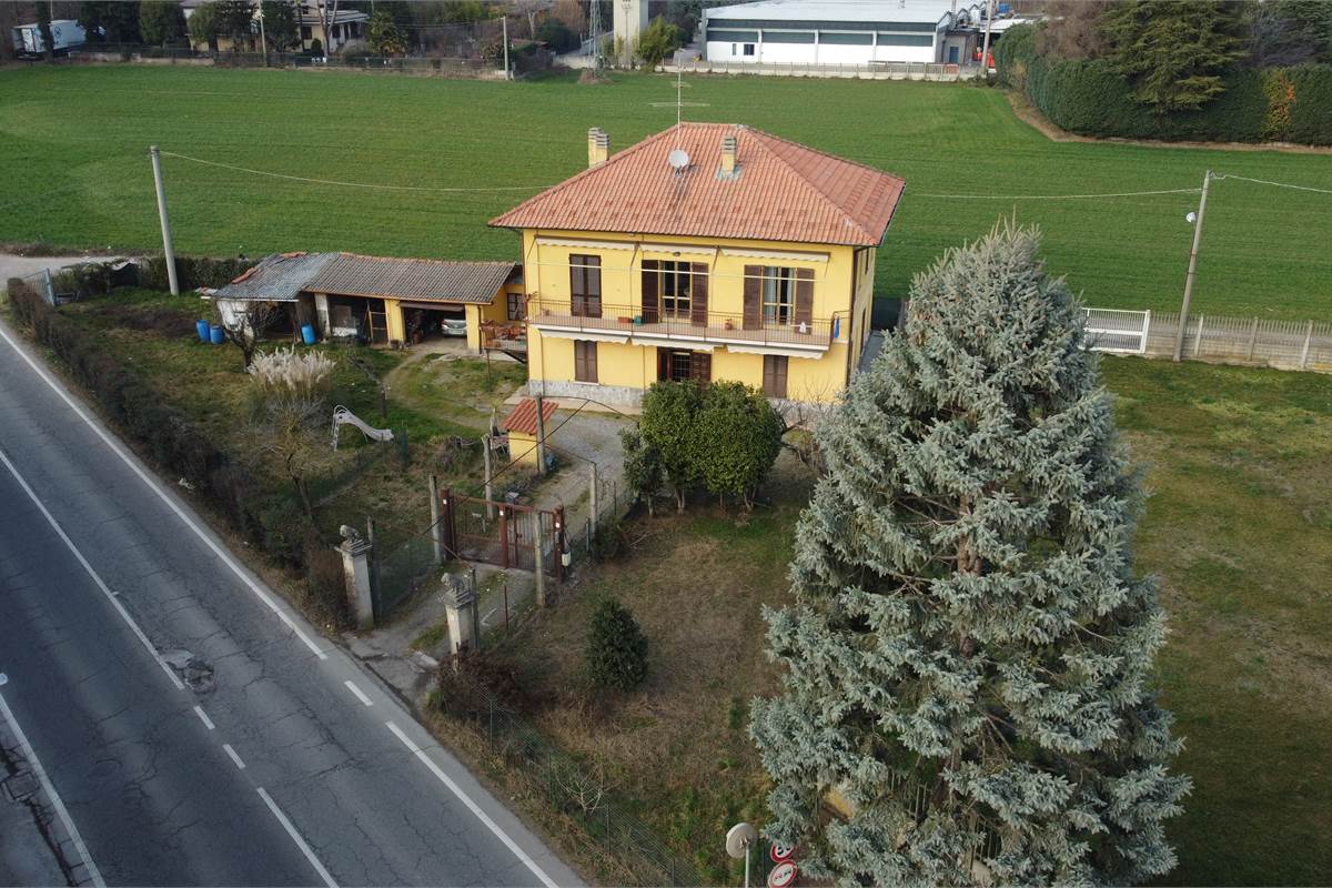 Appartamento a Lomazzo in villa