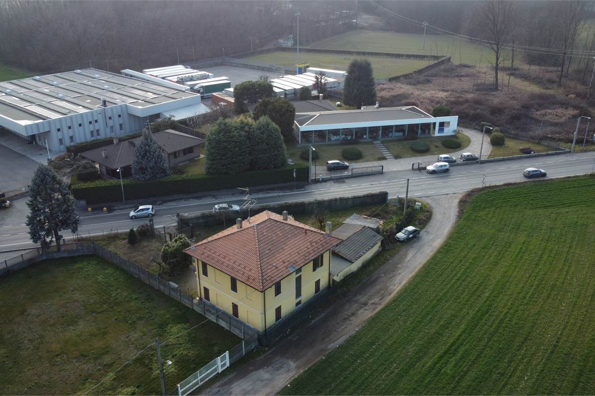 Appartamento a Lomazzo in villa