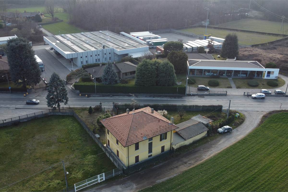 Appartamento a Lomazzo in villa