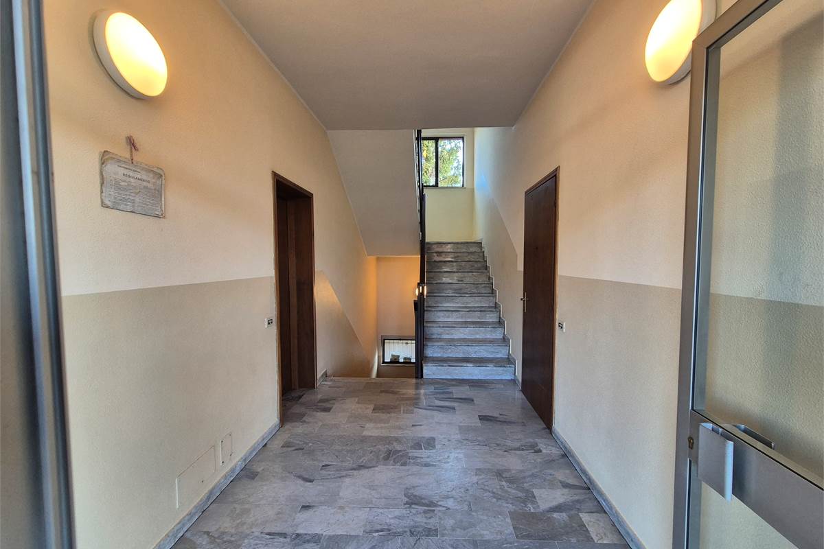 Interessante negozio in vendita a Cermenate