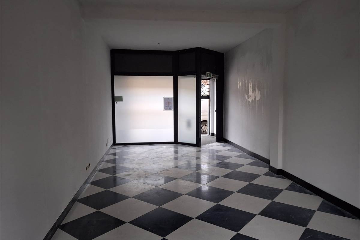 Negozio in vendita a Torrevecchia Pia