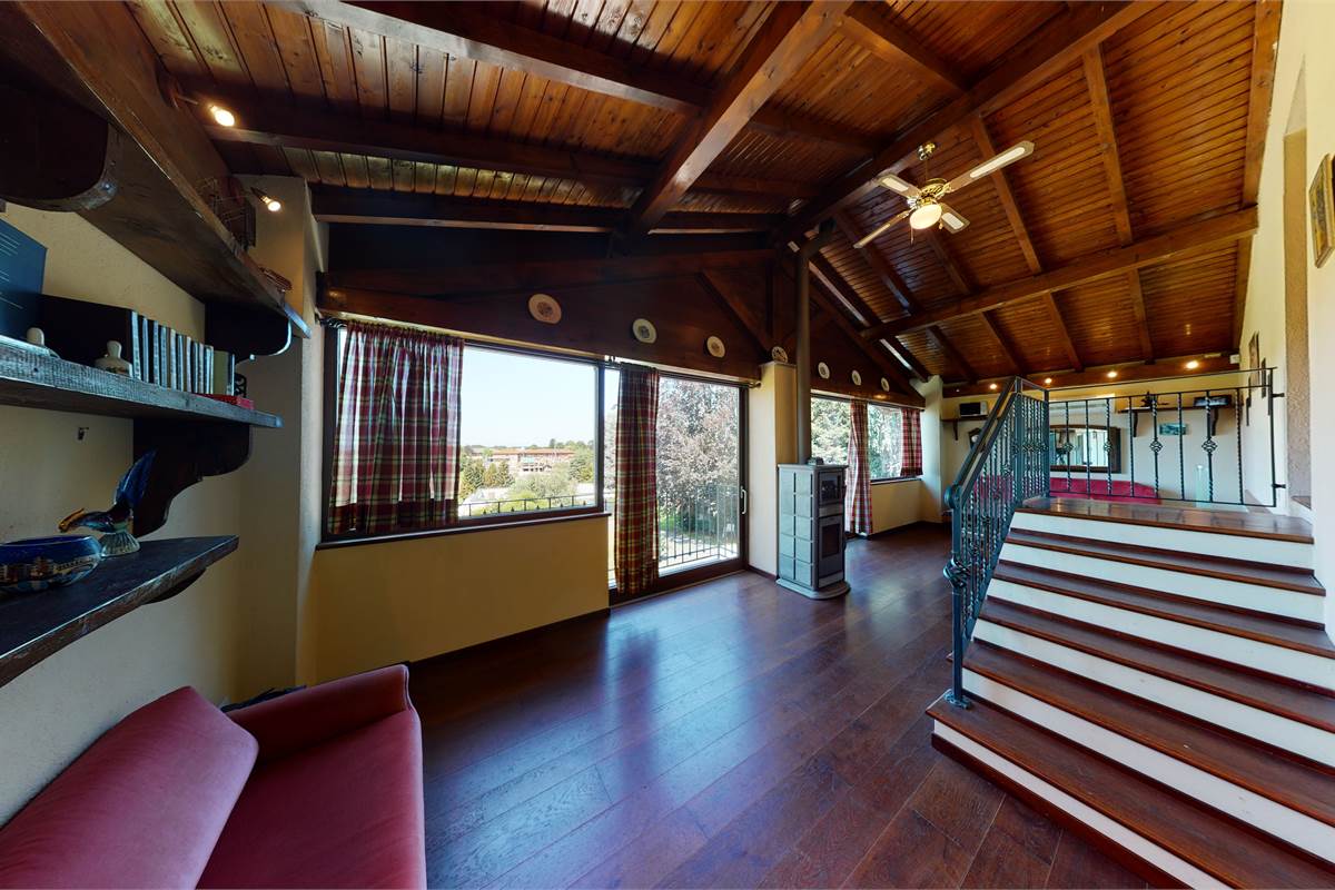 Appartamento in villa ad Appiano Gentile