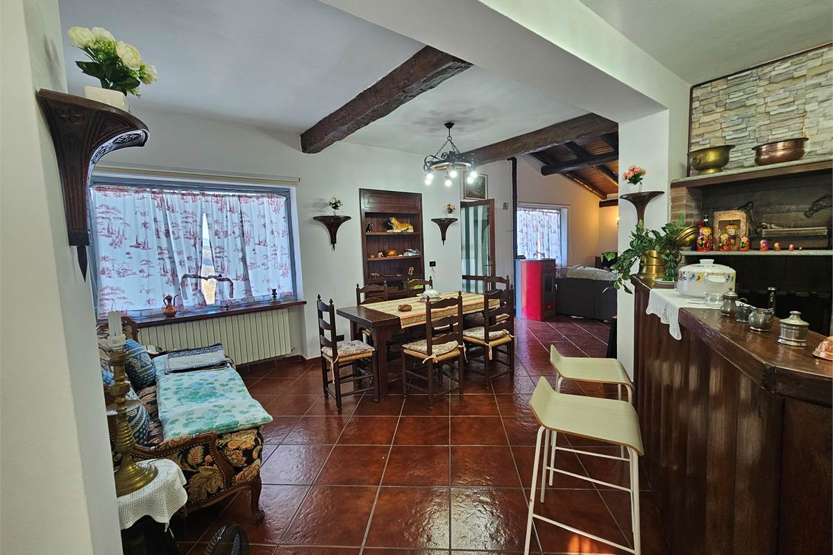 Porzione di casa a Forotondo con giardino