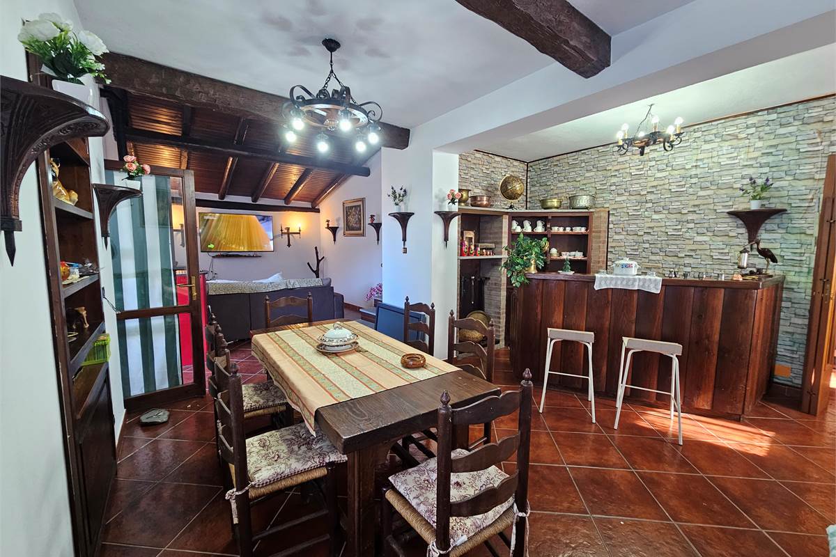 Porzione di casa a Forotondo con giardino