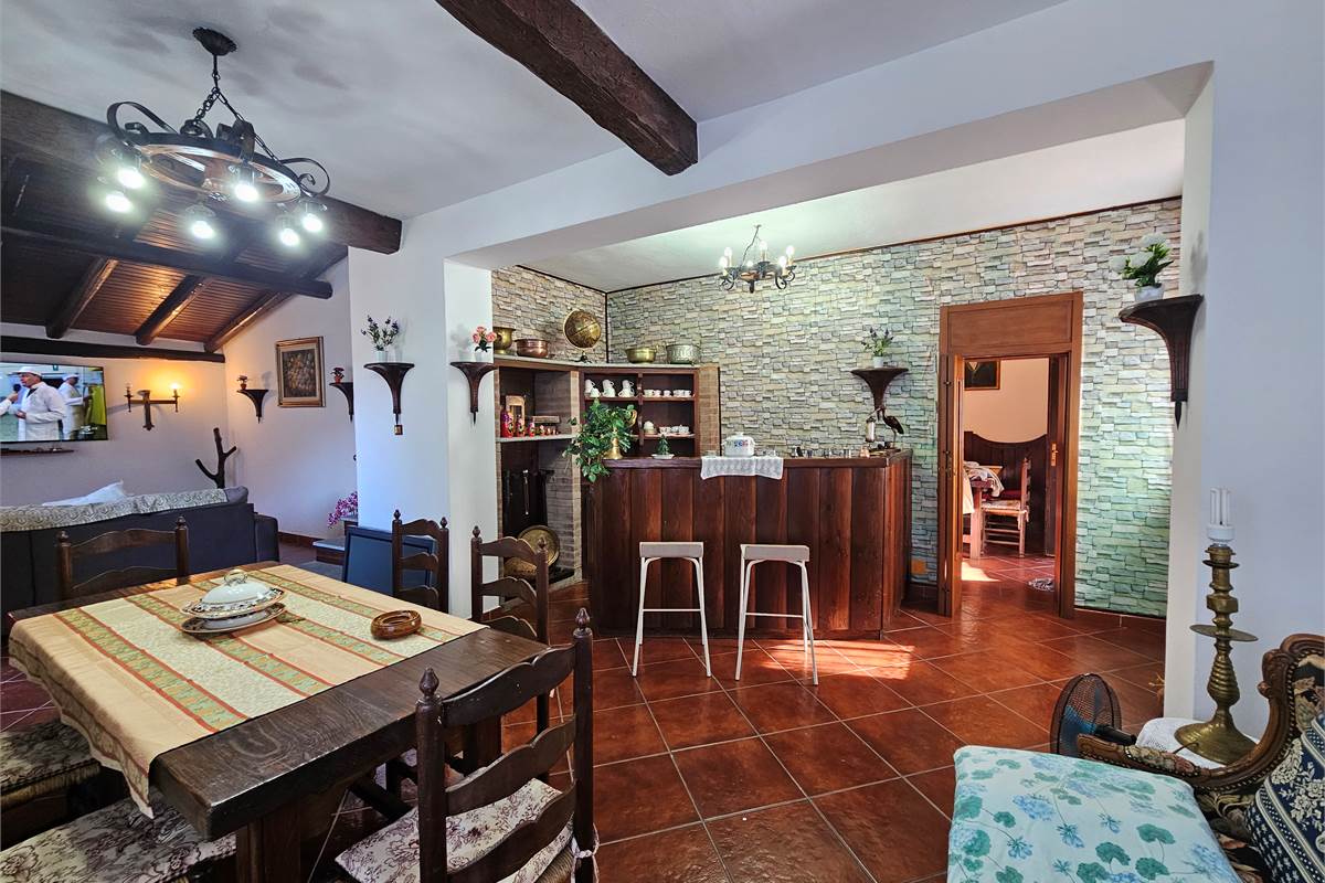 Porzione di casa a Forotondo con giardino