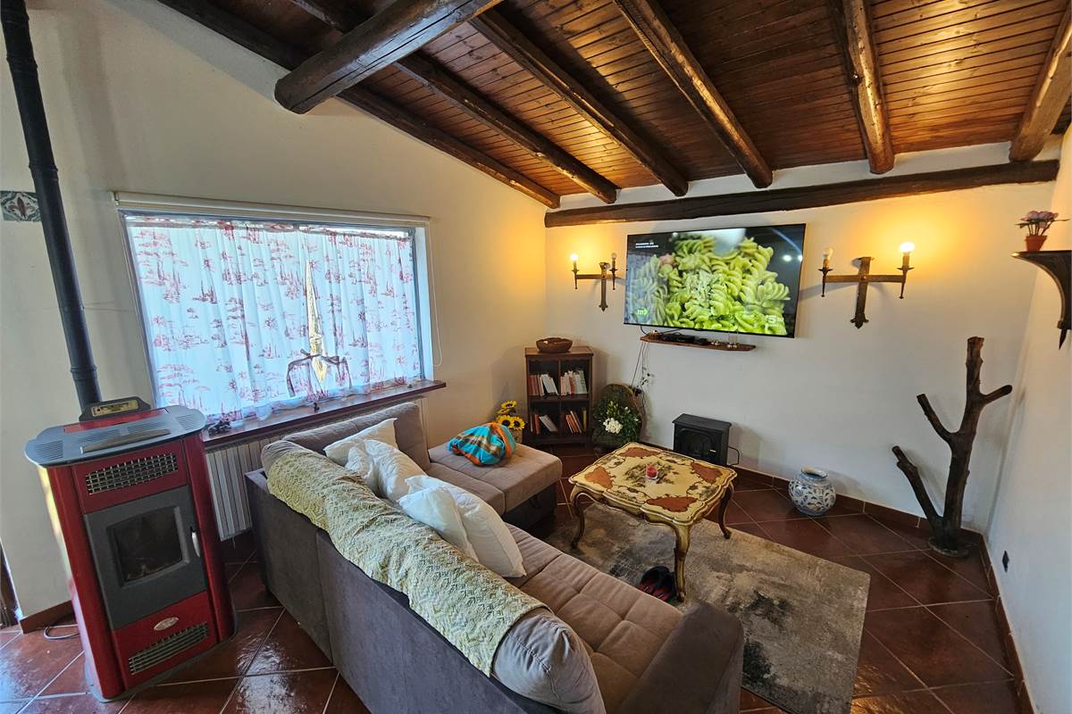 Porzione di casa a Forotondo con giardino