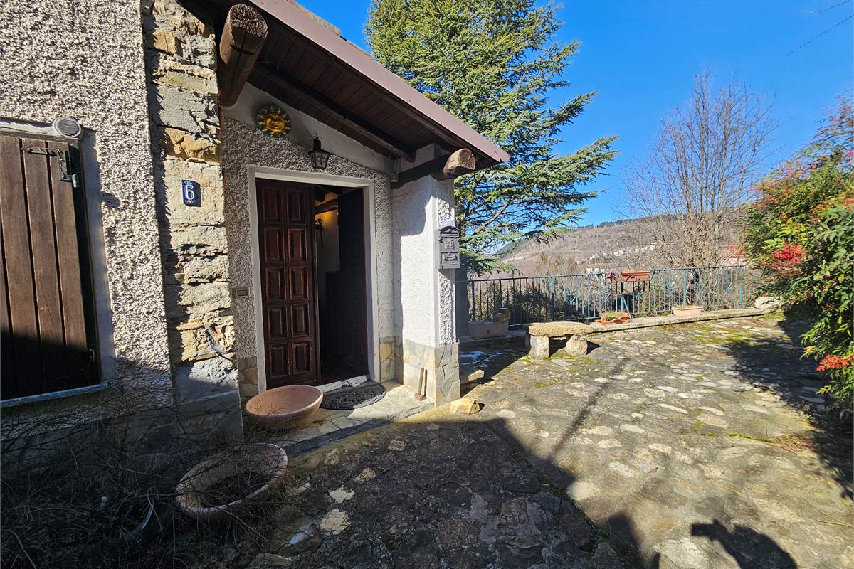 Porzione di casa a Forotondo con giardino