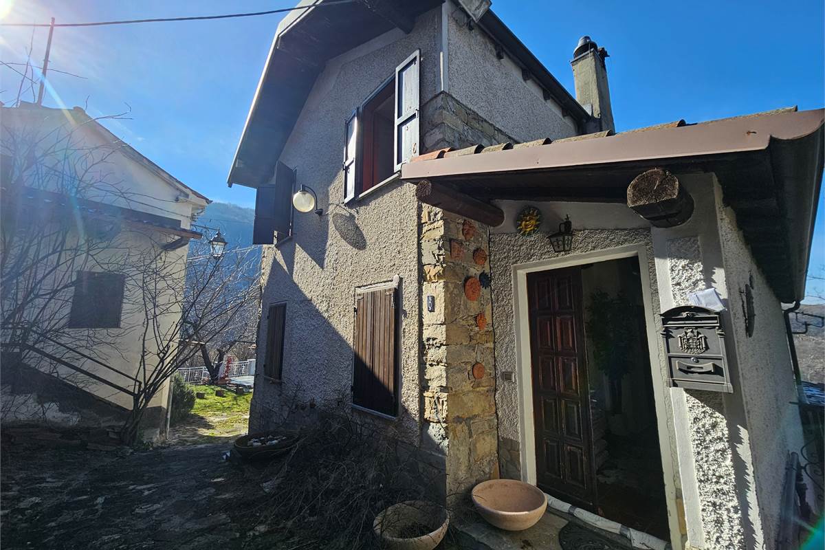 Porzione di casa a Forotondo con giardino