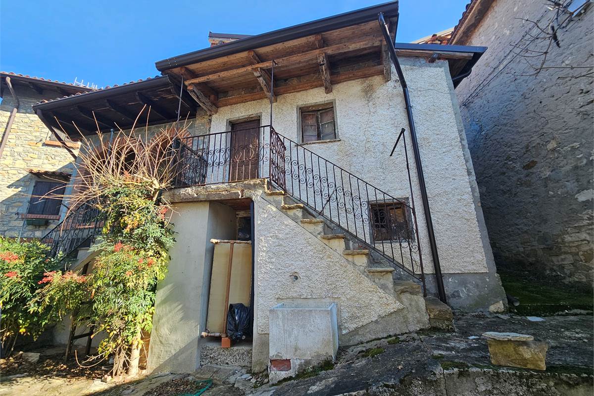 Porzione di casa a Forotondo con giardino
