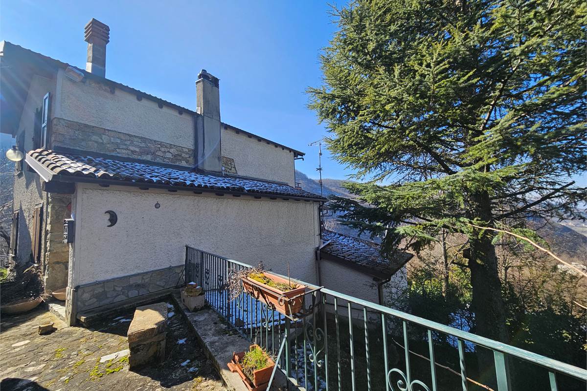 Porzione di casa a Forotondo con giardino