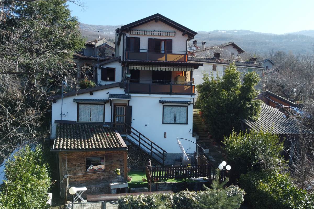 Porzione di casa a Forotondo con giardino