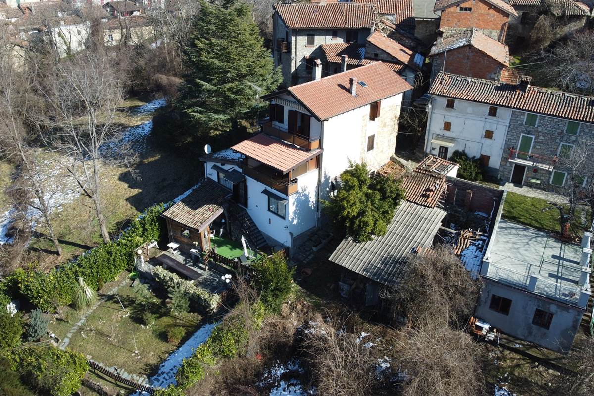 Porzione di casa a Forotondo con giardino