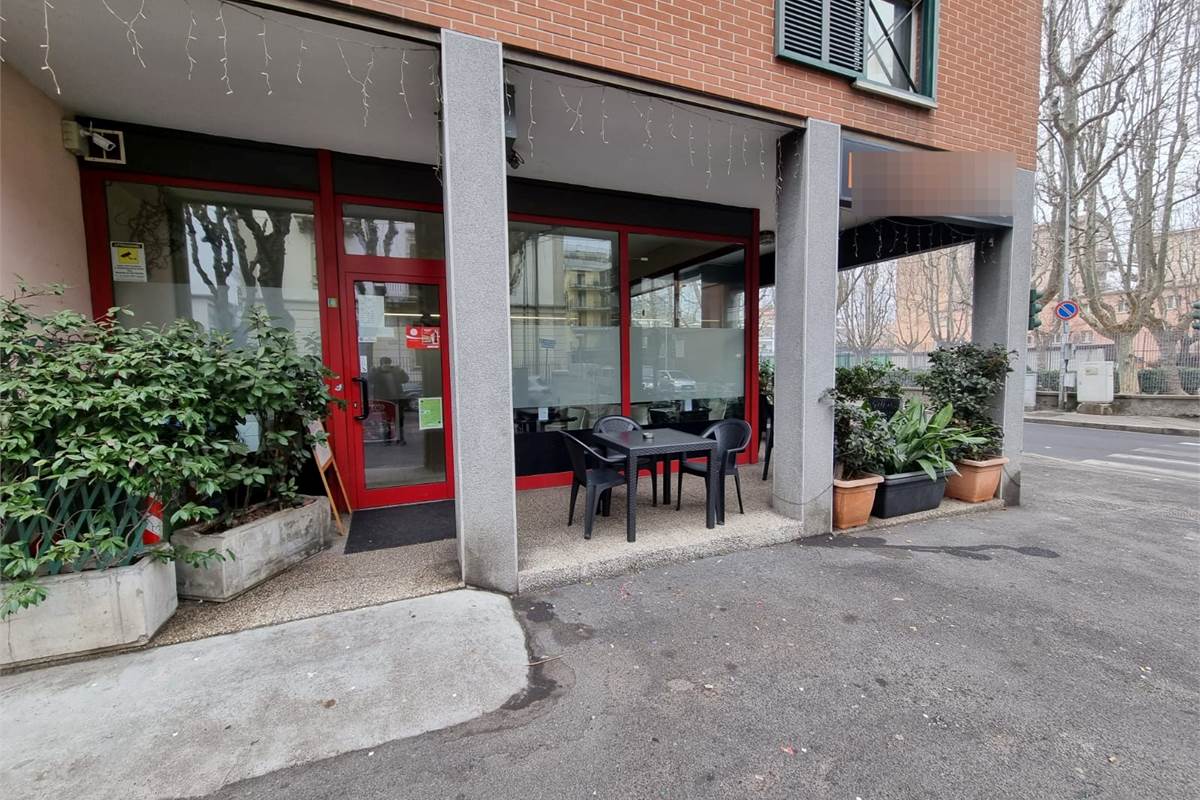 Attività di bar con spazio esterno