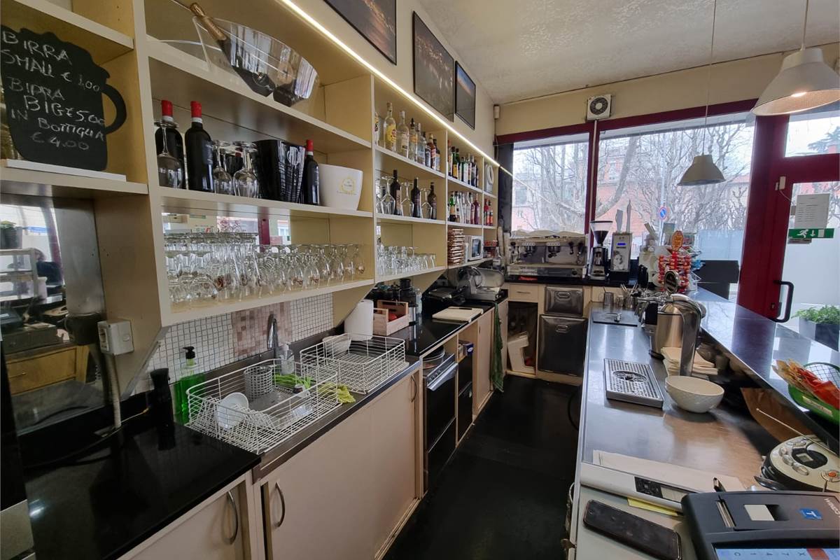 Attività di bar con spazio esterno