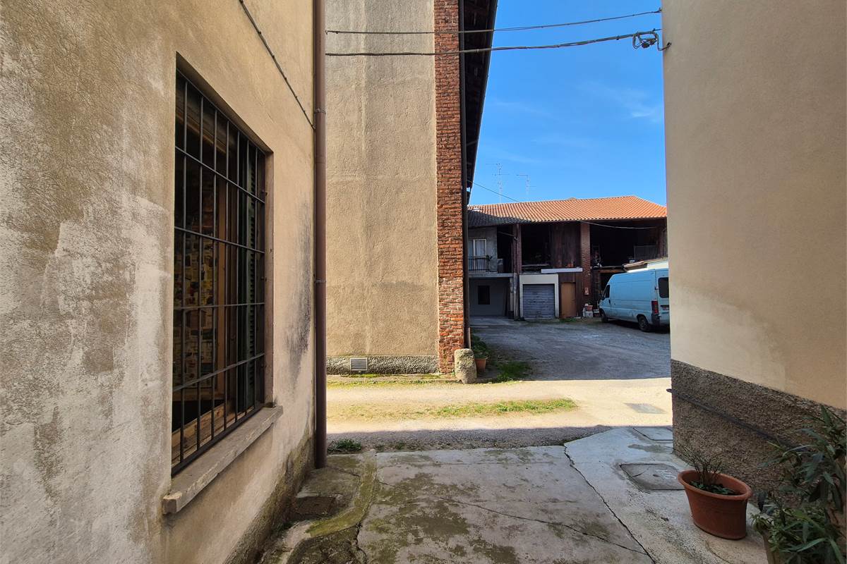 Rustico Ufficio su due livelli a Lomazzo