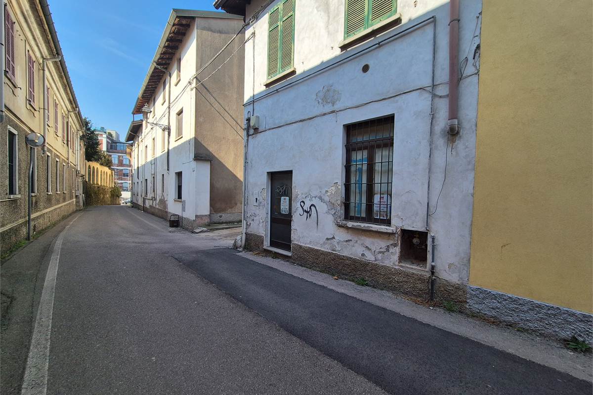 Rustico Ufficio su due livelli a Lomazzo