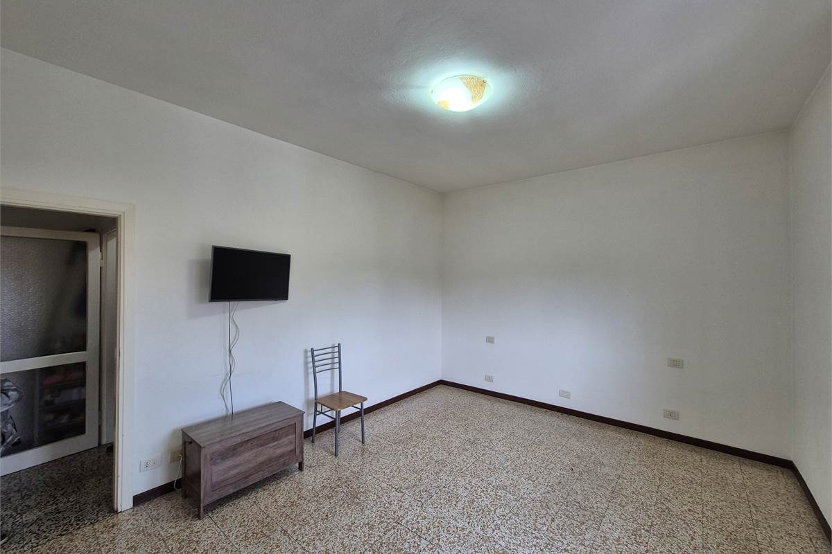 Trilocale con cantina a Lurate Caccivio