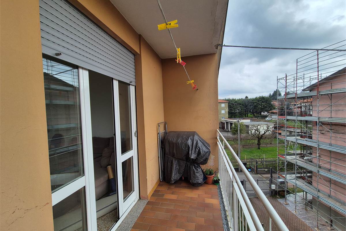 Trilocale con cantina a Lurate Caccivio