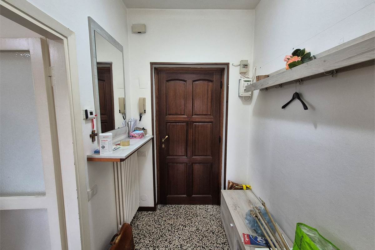 Trilocale con cantina a Lurate Caccivio
