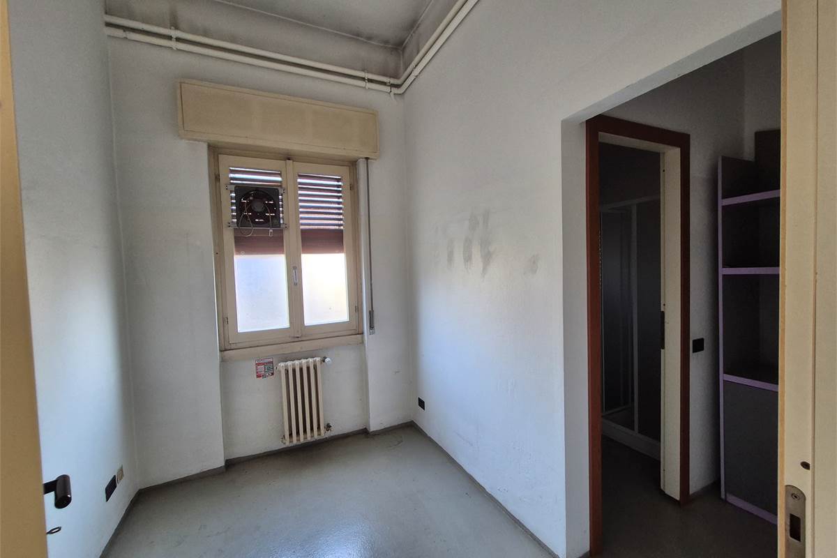 Grande negozio in vendita a Bregnano 