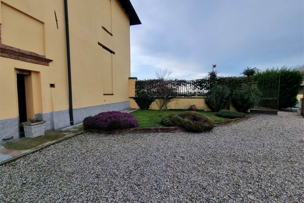 VENDESI VILLA QUATTROCENTESCA