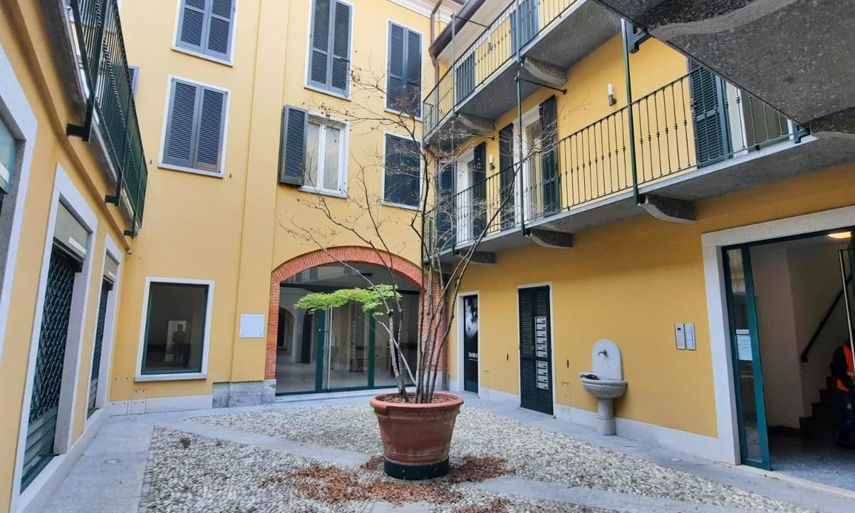 Elegante locale commerciale Cantù centro