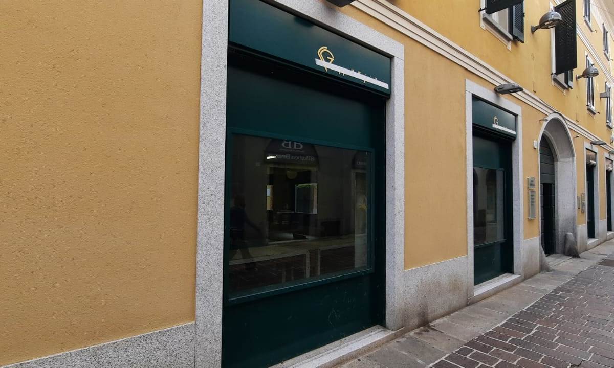 Elegante locale commerciale Cantù centro