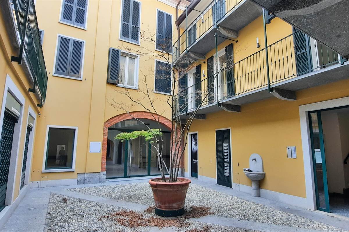 Raffinato ufficio Cantù centro storico