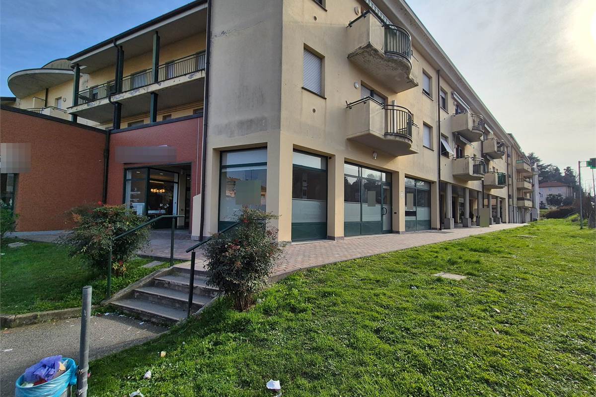 Interessante negozio in vendita a Villa guardia