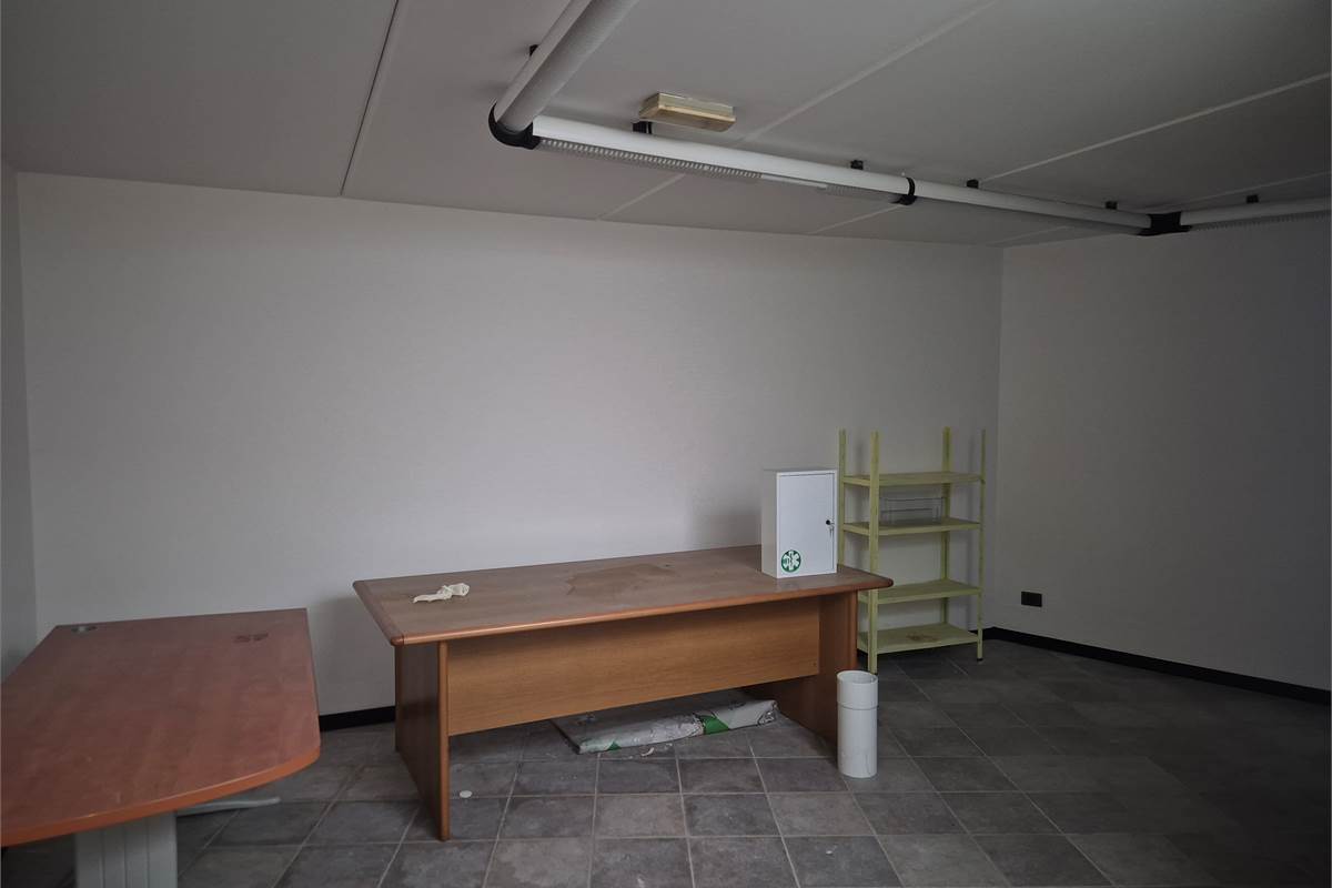 Interessante negozio in vendita a Villa guardia
